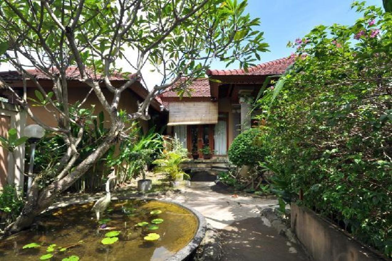 Bali Breezz Hotel Jimbaran  Exterior photo