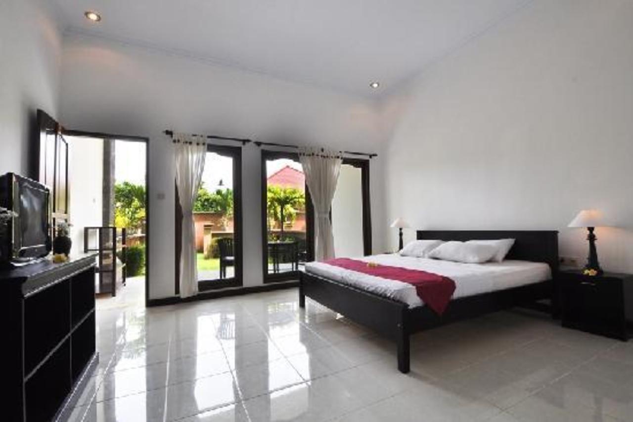 Bali Breezz Hotel Jimbaran  Exterior photo