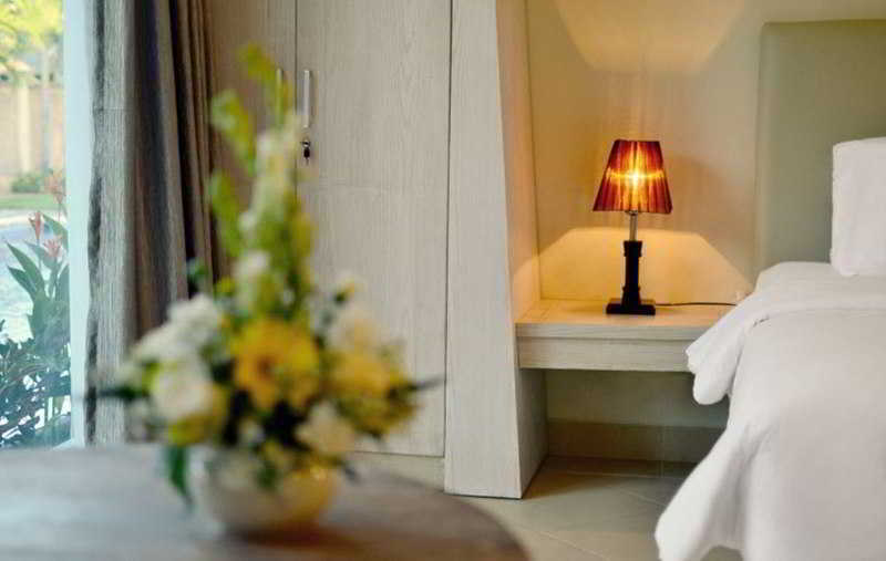 Bali Breezz Hotel Jimbaran  Exterior photo
