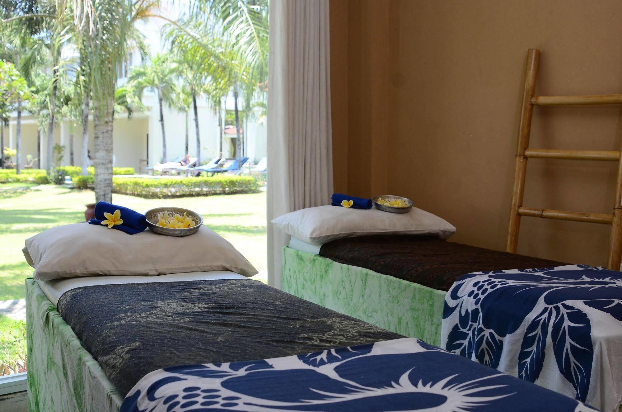 Bali Breezz Hotel Jimbaran  Exterior photo