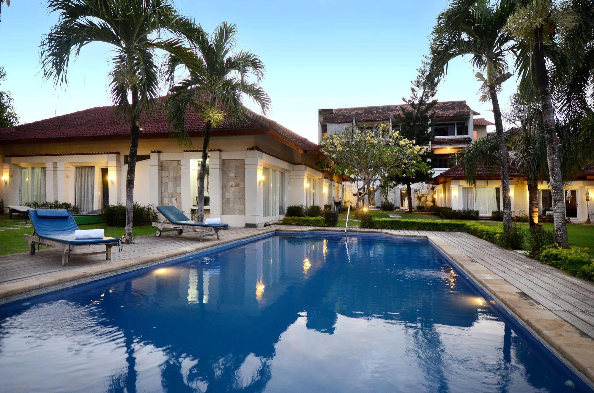 Bali Breezz Hotel Jimbaran  Exterior photo